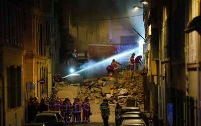 FOTO: V centre Marseille sa zrútila budova, v troskách našli dve telá