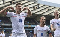 Famózní gól Patrika Schicka z poloviny hřiště proti Skotsku byl vyhlášen nejlepší brankou Eura 2020