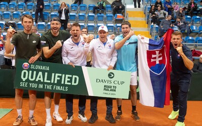 Fantastický úspech pre Slovensko! Naši tenisti sa po prvýkrát prebojovali do skupinovej fázy finále Davisovho pohára