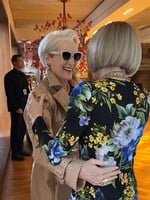 Fashion week v Miláně přinesl legendární okamžik. Filmová Miranda Priestly se setkala s Annou Wintour