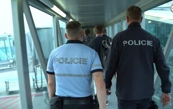 Fatální domácí porod v sektě v Plasích má dohru. Policie teď zadržela jejího vůdce