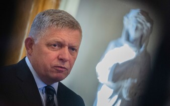 Fico bude jedným z hlavných hostí vojenskej prehliadky v Moskve. V zozname je v prvej trojici