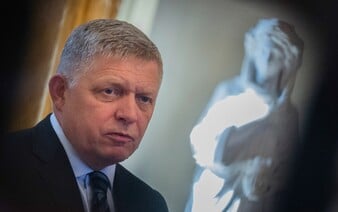 Fico navrhuje zrušiť jeden cirkevný a jeden štátny sviatok. Štát tým podľa neho získa stovky miliónov eur
