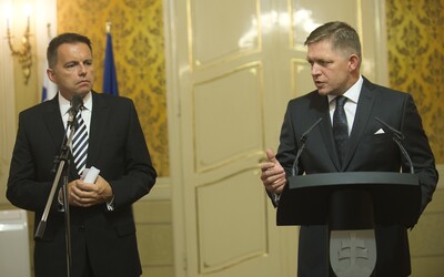 Ficovho ministra financií a aktuálneho guvernéra NBS Petra Kažimíra obvinila NAKA z korupcie 
