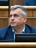 Film o Dankovi či Ficovi? Šéf SNS kritizuje dokument o bývalej prezidentke a tvrdí, že si Slovensko zaslúži snímku o premiérovi