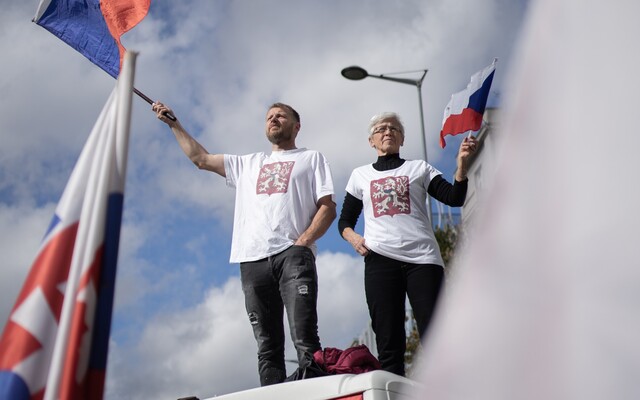 Fotoreportáž: Kdo jsou lidé, které na demonstraci na Václavském náměstí přivedlo nespokojení se současnou vládou?
