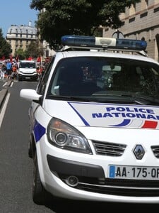 Francouzská policie zadržela pět nových podezřelých z krádeže v Louvru. Jeden z nich byl přítomen na místě činu