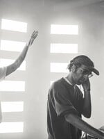 Fred again.. priviedol po 16 rokoch za DJ pult bývalého člena Daft Punku. S Thomasom Bangalterom predviedli neuveriteľnú šou