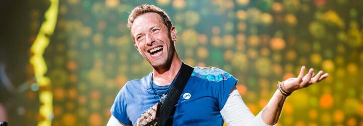 Frontman Coldplay našel novou lásku. Po rozchodu údajně randí se známou herečkou