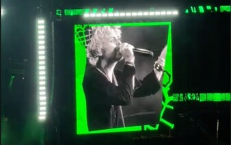 Frontman kapely Green Day poslal Trumpovi a Muskovi jasný odkaz: „Držte hubu!“