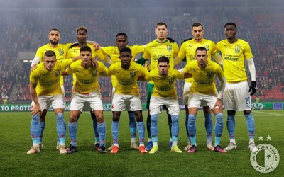 Futbalisti naprieč Európou prejavili znak solidarity s Ukrajinou. Rôzne gestá ukázali Slavia, Neapol, Barcelona aj Dinamo Záhreb