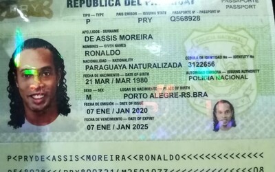 Fotbalistu Ronaldinha chytili s falešným pasem. Vydával se za osobu jiné národnosti