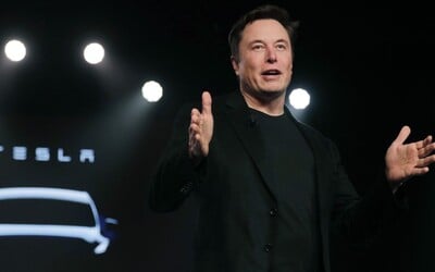 Futuristické taxi i minibus ovládaný AI. Elon Musk představil novinky Tesly