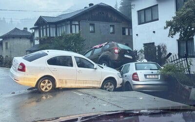 GALÉRIA: Prívalové dažde zmenili rumunské mestá na rieky. V krajine museli evakuovať množstvo ľudí