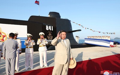 GALERIE: Kim čong-un představil gigantickou jadernou ponorku