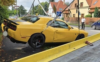 Gašpar vraj šoféroval v šľapkách. Z miesta nehody chcel údajne odísť, stále pridával plyn