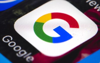 Google dostal pokutu 425 miliónov dolárov. Mal zhromažďovať údaje z mobilných aplikácií