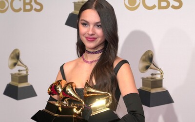 Grammy 2022: Ceny získali Olivia Rodrigo, Jon Batiste, Kanye West i Foo Fighters. Přinášíme přehled vítězů