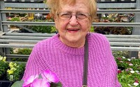 Grandma Droniak: Na TikTok vyvěsila pravidla svého pohřbu. Srandovní babička se téměř přes noc stala celebritou
