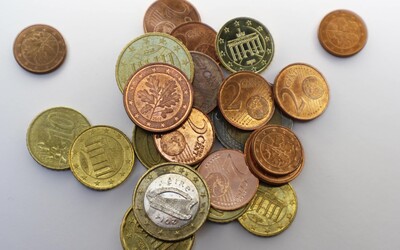 Hádzanie mincou nie je 50 na 50?! Jedna strana vraj môže padať častejšie