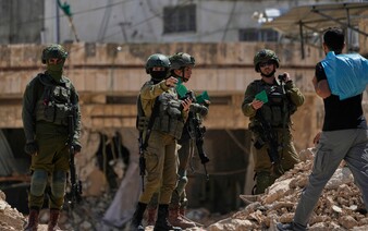 Hamas údajne útočil na autobus humanitárnych pracovníkov v Gaze. Zahynulo päť ľudí