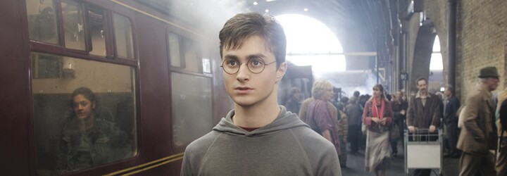 Harry Potter ako seriál? HBO a Warner Bros. chcú spracovať každý rok na Rokforte do jednej série, čaká sa len na Rowlingovú