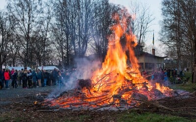 Hasiči letos kvůli čarodějnicím vyjížděli k dvacítce požárů