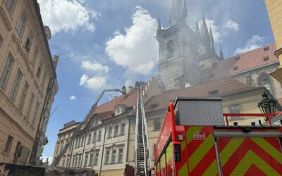 Hasiči zasahovali poblíž Staroměstského náměstí, požár je pod kontrolou (Aktualizováno)