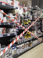 Havlíček: Supermarkety budou prodávat, kromě výjimek jako na jaře, jen výrobky povolené pro prodej v malých obchodech