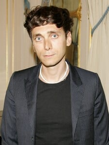 Hedi Slimane odchádza z Celine. Počas jeho pôsobenia vzrástli tržby značky o miliardy