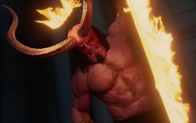 Hellboy sa v necenzurovanom traileri premáva na pekelných drakoch a démonov seká na kusy