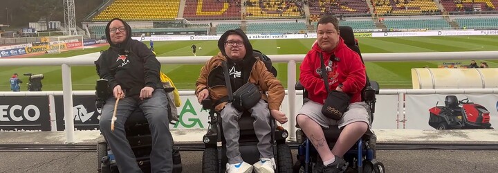 Hendikepovaní influenceři hodnotí české sportovní stadiony:  „Vozejčkář na mechaničáku si pěkně zaručkuje“