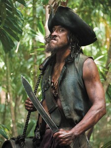Herec z Pirátů z Karibiku zemřel po útoku žraloka