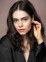 Herečka Leona: Kanye West si v LA vypýtal môj Instagram. Počas večere za mnou poslal bodyguarda (Rozhovor)