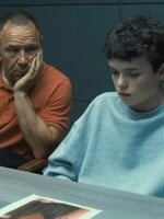 Hit Netflixu o dětském vrahovi míří do britských škol. Iniciativu podpořila i vláda