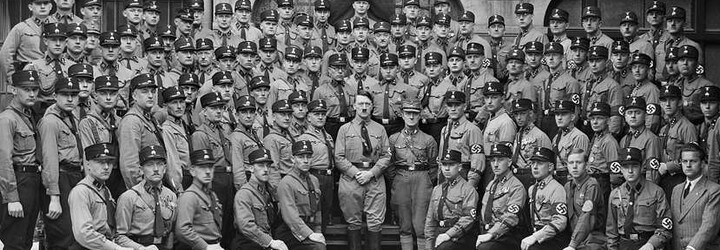 Hitlerov osobný lekár bol jeho „drogovým dílerom“. Diktátora nakopával pervitín aj kokaín