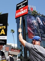 Hollywood štrajkuje proti AI, streamingu a nízkym platom: Za všetko vraj môže Netflix a streamingové služby