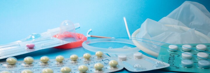 Hormonální antikoncepce může zvyšovat pravděpodobnost sexu, uvádí studie