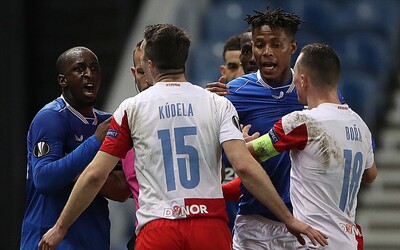 Hráče Slavie po zápase zbili pěstmi do obličeje. „Řekl jsem mu You‘re f*cking guy,“ brání se Kúdela proti nařčením z rasismu