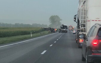 Hromadná nehoda na východe: Záchranári zasahovali pri kolízii autobusu a kamióna, na mieste je viacero zranených