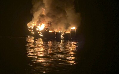 Hrozivý telefonát z lode smrti, ktorá zhorela: "Mayday, nemôžem dýchať," boli posledné slová ľudí zamknutých v podpalubí 