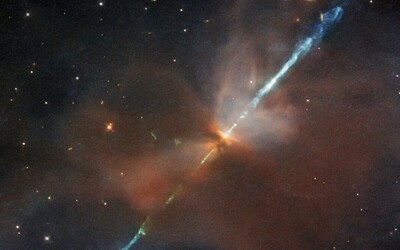 Hubblov teleskop zachytil ojedinelý vesmírny ohňostroj. Vedcom sa vďaka nemu podarilo odfotiť svetielkujúci prúd prehriateho plynu