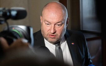 Huliakovi nominanti z TIPOS-u posielajú škole v Očovej 15-tisíc eur. Poslankyňa Holečková kritizuje prepojenie s hazardom
