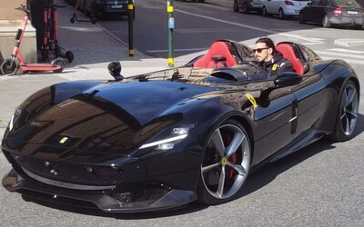 Ibrahimovič bol v uliciach prevetrať svoje luxusné Ferrari za 1,6 milióna eur. Čakala ho však mastná pokuta