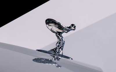 Ikonická soška Spirit of Ecstasy se kvůli optimalizaci aerodynamiky budoucích elektromobilů Rolls-Royce změní