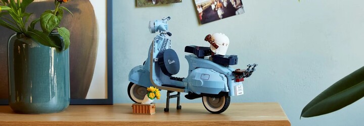 Ikonický skúter Vespa zo 60. rokov si po novom budeš môcť postaviť z kociek Lego