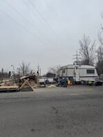 Imrich so ženou žije 13 rokov v karavane na periférii Petržalky. Strávila som deň s ľuďmi bez domova na Kaukazskej ulici(Reportáž)