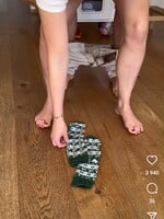 Influencer nahrál videa, ve kterých se při úklidu snaží o sex s nic netušící manželkou. Přijde to v roce 2025 ještě někomu vtipné?