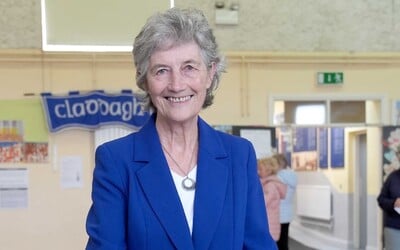 Írsko si zvolilo hlavu štátu. Novou prezidentkou sa stane Catherine Connollyová
