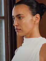 Jacquemus prepísal históriu, značka prišla s revolučnou prehliadkou. Celú ju natočila na iPhone